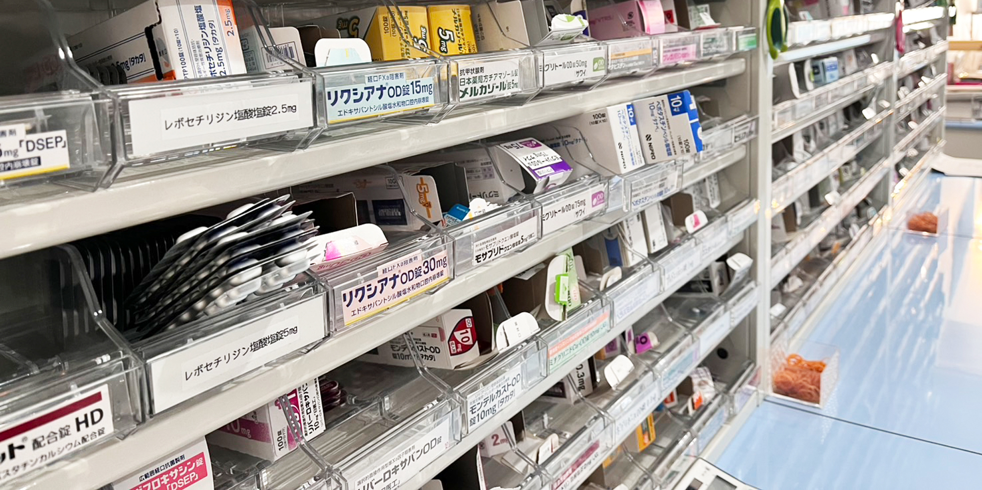 ツリー薬局前橋みなみモール店　調剤棚